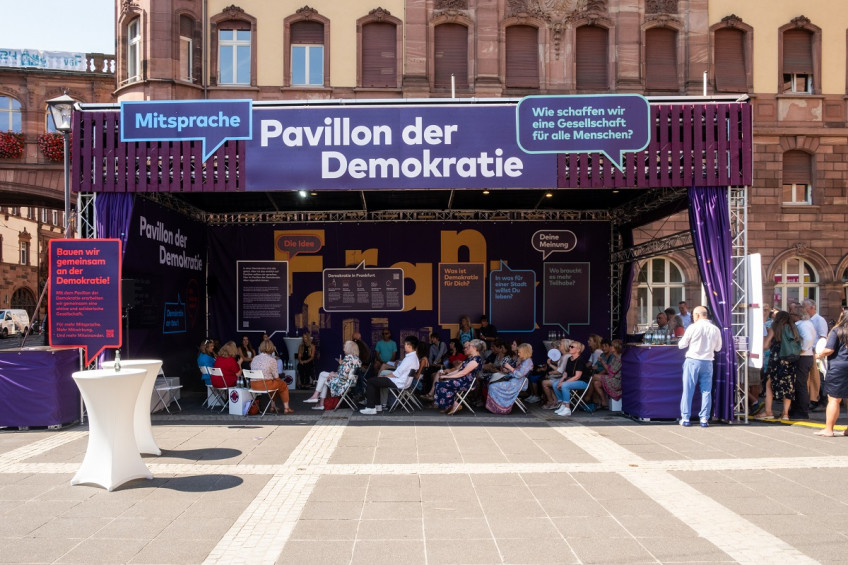 Der Pavillon zieht von der Paulskirche durch die Stadtteile. 