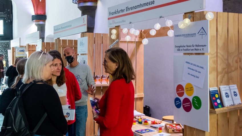 Stand auf der Ehrenamtsmesse 2022 im Frankfurter Römer (© Andreas Varnhorn)