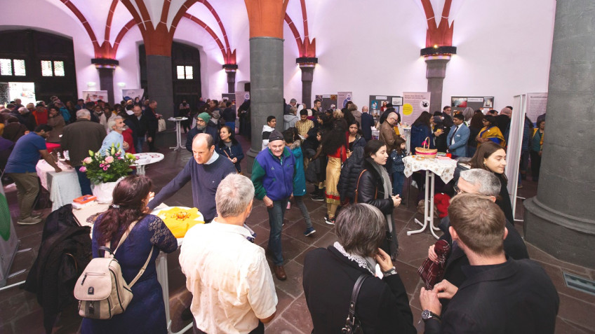 Tag der Religionen in den Römerhallen (© Stadt Frankfurt am Main, Jessica Schäfer)